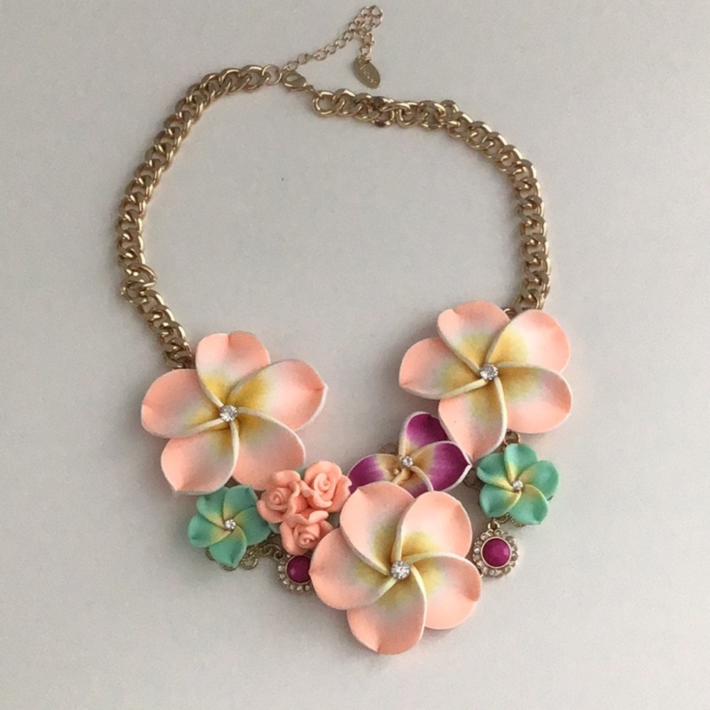 Flower necklace.